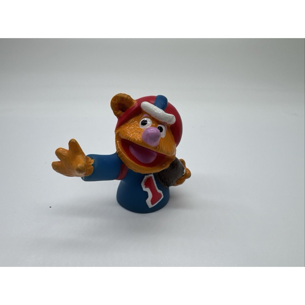 Muppets Fozzie Bear Finger Puppet Football Helmet #1 Dairy Queen Premium 1996